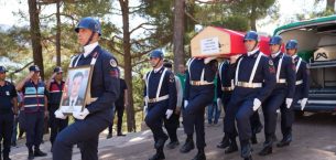 GİRNE AÇIKLARINDAKİ GEMİ KAZASINDA HAYATINI KAYBEDEN UZMAN ÇAVUŞ SON YOLCULUĞUNA UĞURLANDI