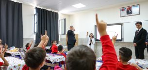 MERSİN VALİSİ ATİLLA TOROS’TAN FATİH İLKOKULU’NA ZİYARET