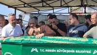 ATİLLA TAŞ’IN KIZI SEZEN TAŞ, MERSİN’DE GÖZYAŞLARI ARASINDA TOPRAĞA VERİLDİ