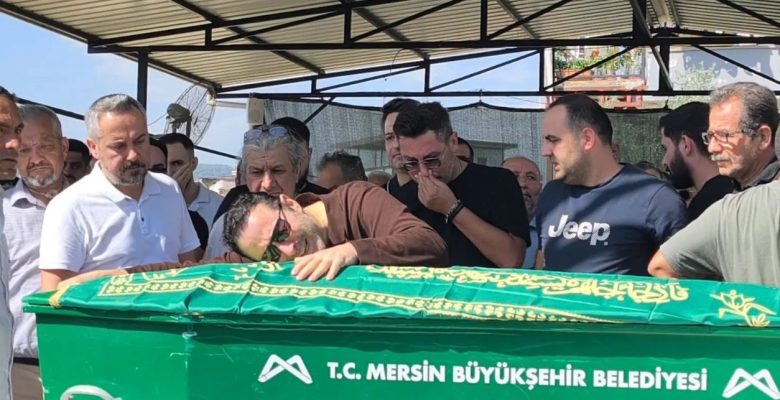 ATİLLA TAŞ’IN KIZI SEZEN TAŞ, MERSİN’DE GÖZYAŞLARI ARASINDA TOPRAĞA VERİLDİ