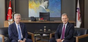 MANSUR YAVAŞ’TAN VAHAP SEÇER TEPKİSİ: “GÖZALTI HUKUKA AYKIRI” MANSUR YAVAŞ’TAN VAHAP SEÇER TEPKİSİ: “GÖZALTI HUKUKA AYKIRI”